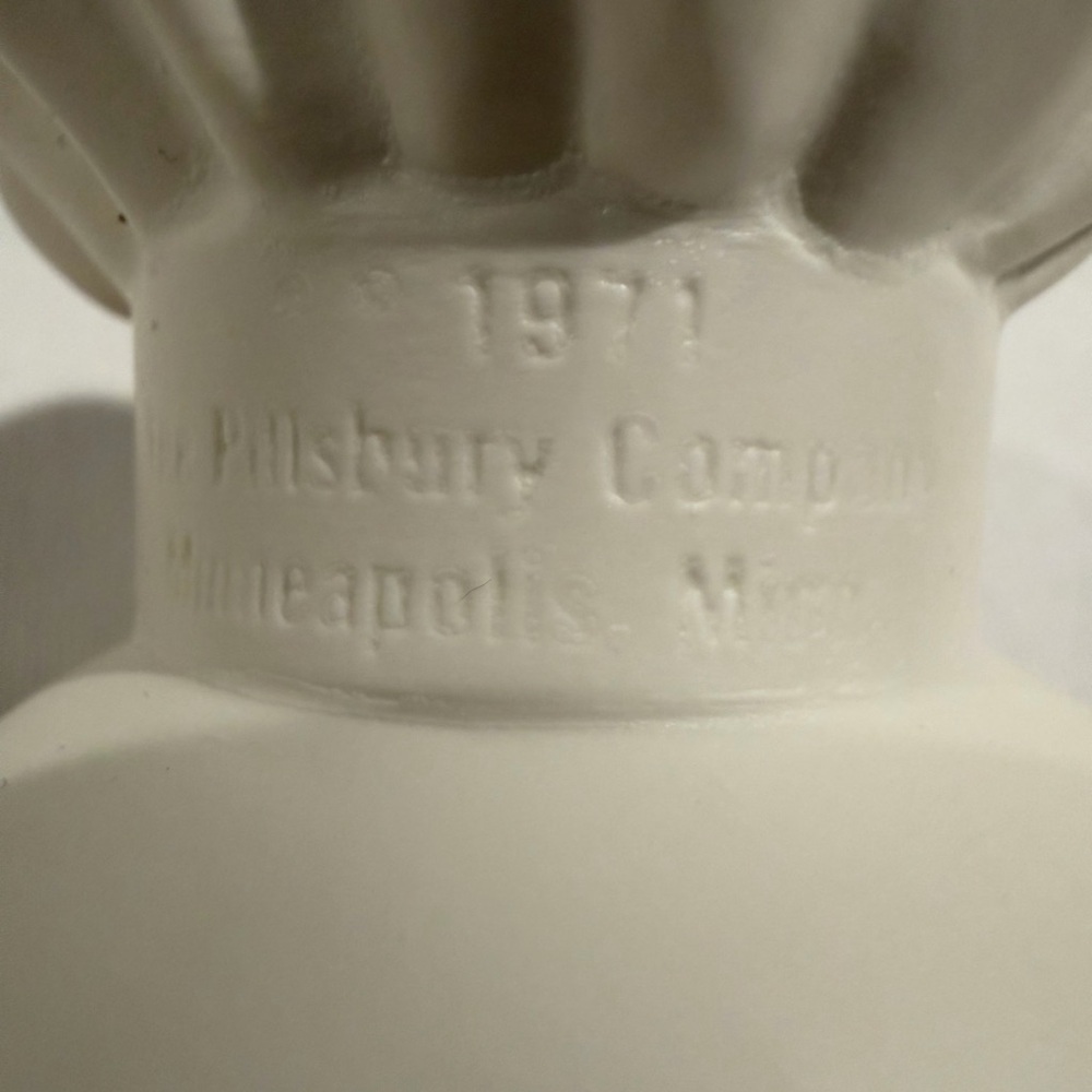 1971 Vintage Pillsbury Doughboy White Vinyl Figure with Blue Details - Picture 3 of 6